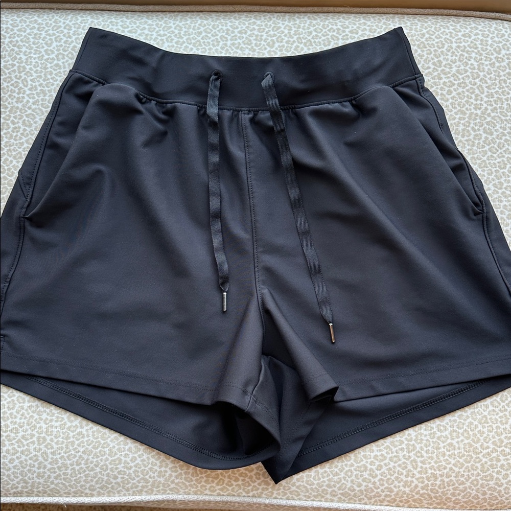 NWOT Old Navy Active Powersoft Women's Black athletic gym workout Shorts S
